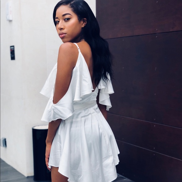 White flirty dress - Picture 5 of 5